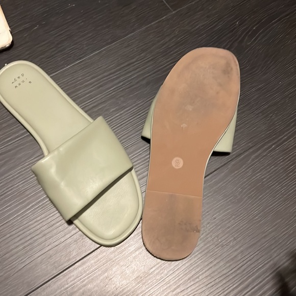 Target sandals. Size 9. Good condition. Worn maybe 3 times. - Picture 2 of 2